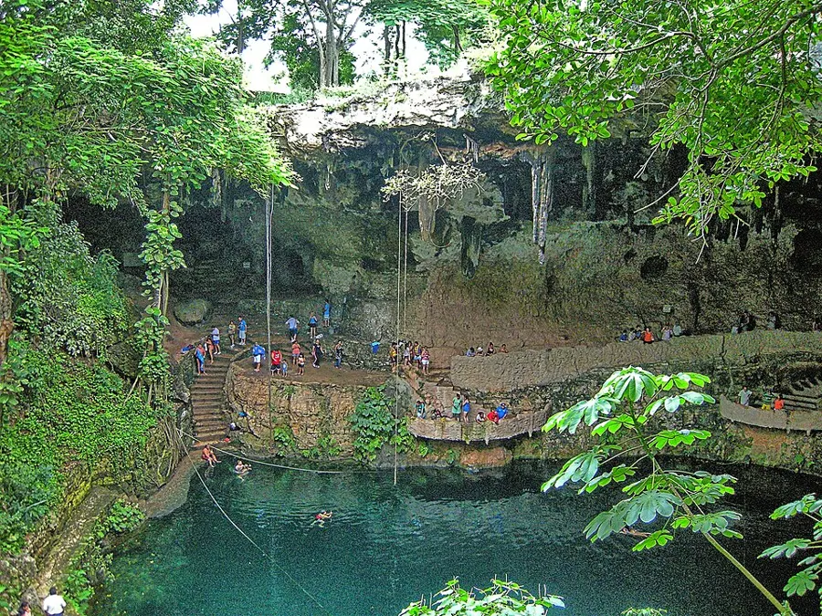 2-Tank Cenote Cavern Dive (Dos Ojos, The Pit)